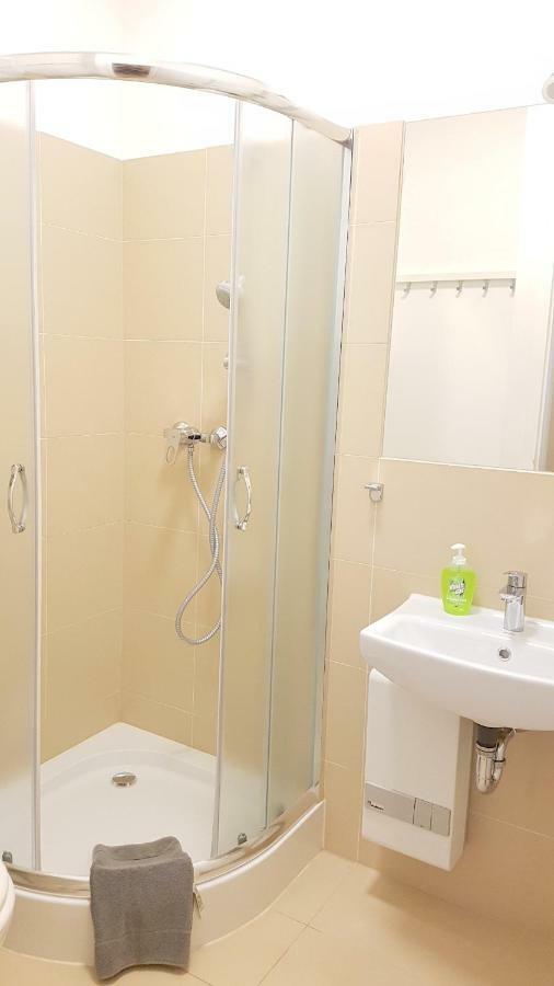Kvh By Rockchair Apartments L Superhost Status L Boxspringbett Am Schloss Charlottenburg Welcomes You! Berlin Exterior photo