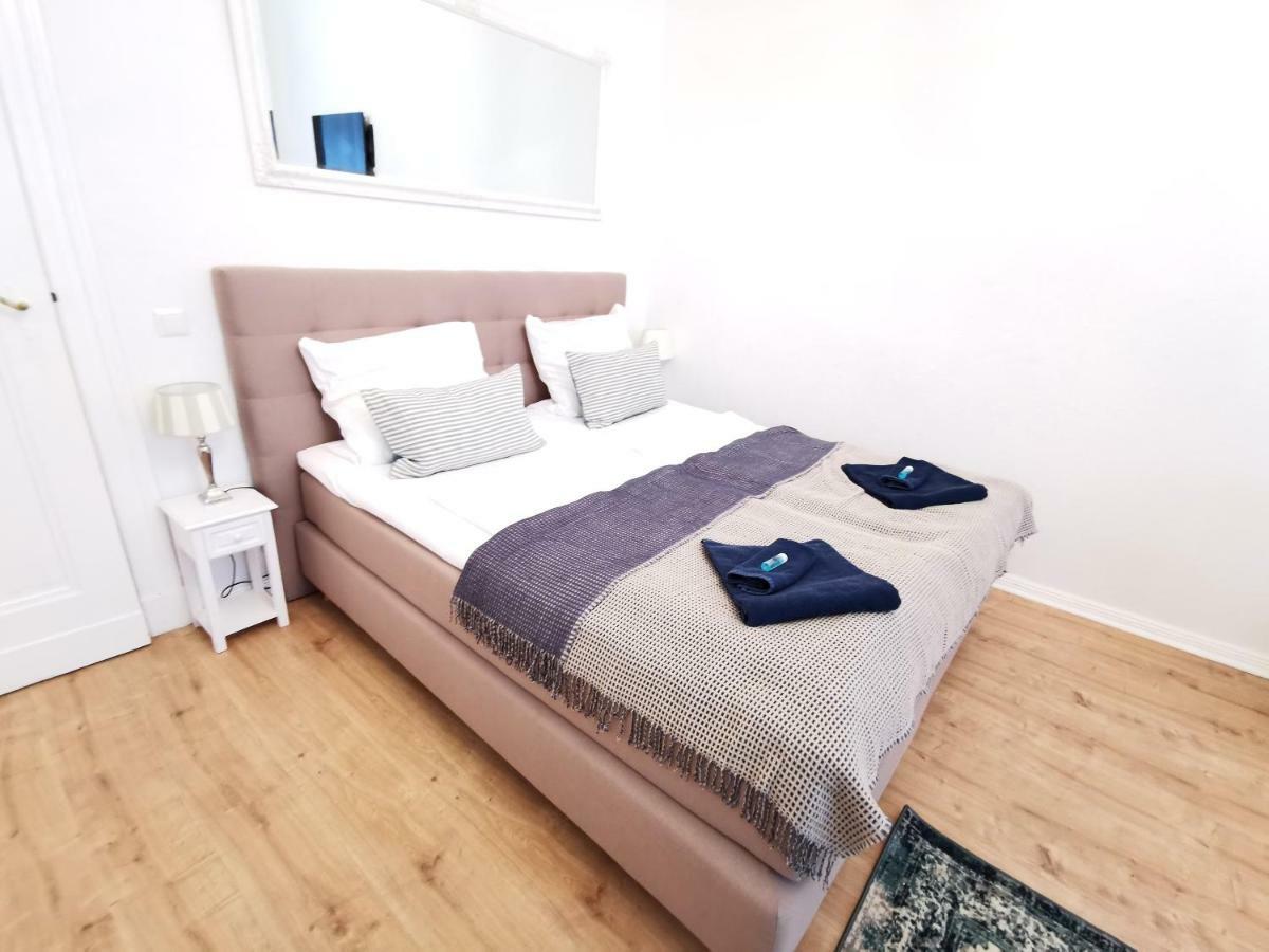 Kvh By Rockchair Apartments L Superhost Status L Boxspringbett Am Schloss Charlottenburg Welcomes You! Berlin Exterior photo