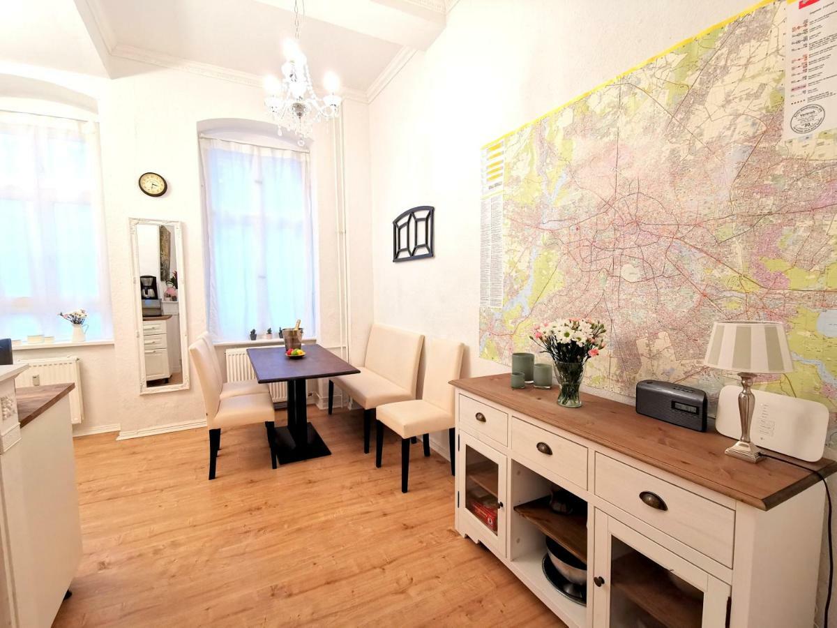 Kvh By Rockchair Apartments L Superhost Status L Boxspringbett Am Schloss Charlottenburg Welcomes You! Berlin Exterior photo